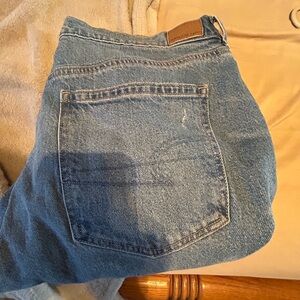Women’s American eagle jeans